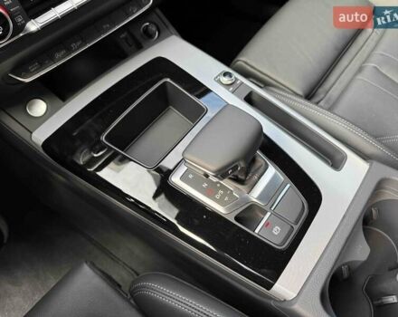 Чорний Ауді Ку 5, об'ємом двигуна 2 л та пробігом 1 тис. км за 46400 $, фото 28 на Automoto.ua