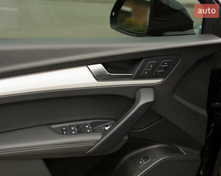 Черный Ауди Ку 5, объемом двигателя 1.98 л и пробегом 12 тыс. км за 53000 $, фото 55 на Automoto.ua