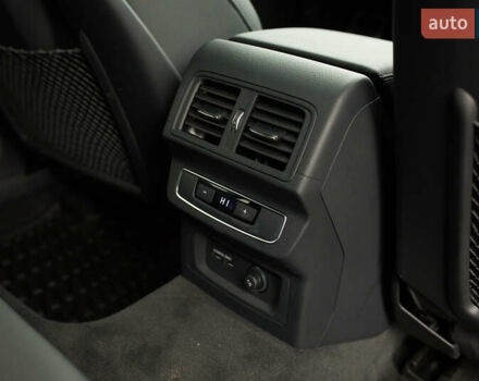 Чорний Ауді Ку 5, об'ємом двигуна 1.98 л та пробігом 11 тис. км за 55000 $, фото 8 на Automoto.ua