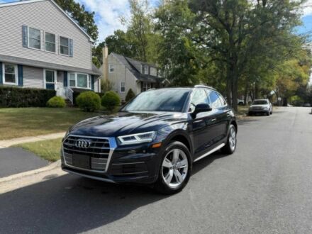 Чорний Ауді Ку 5, об'ємом двигуна 2 л та пробігом 43 тис. км за 18000 $, фото 1 на Automoto.ua