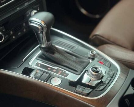 Красный Ауди Ку 5, объемом двигателя 2 л и пробегом 184 тыс. км за 17300 $, фото 15 на Automoto.ua