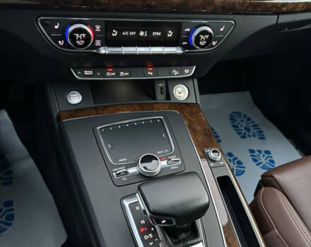 Красный Ауди Ку 5, объемом двигателя 2 л и пробегом 233 тыс. км за 20999 $, фото 39 на Automoto.ua