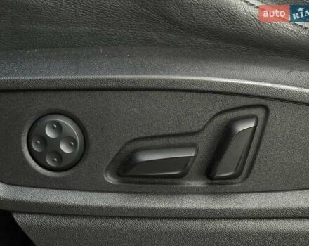 Красный Ауди Ку 5, объемом двигателя 1.98 л и пробегом 185 тыс. км за 25500 $, фото 26 на Automoto.ua