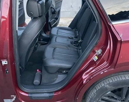 Красный Ауди Ку 5, объемом двигателя 1.98 л и пробегом 93 тыс. км за 13000 $, фото 5 на Automoto.ua