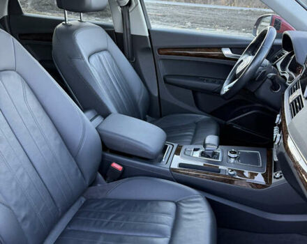 Червоний Ауді Ку 5, об'ємом двигуна 2 л та пробігом 120 тис. км за 23850 $, фото 10 на Automoto.ua