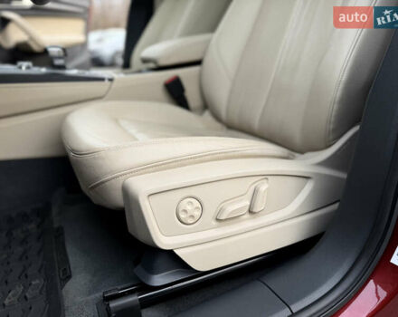 Червоний Ауді Ку 5, об'ємом двигуна 1.98 л та пробігом 51 тис. км за 28900 $, фото 27 на Automoto.ua