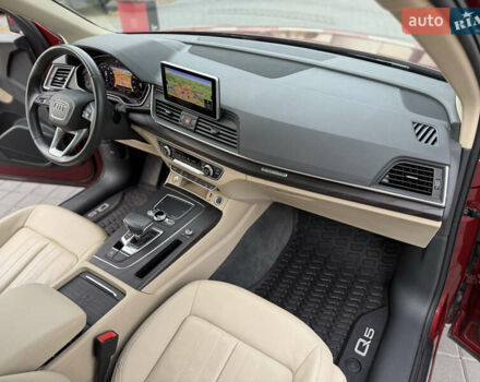 Червоний Ауді Ку 5, об'ємом двигуна 1.98 л та пробігом 51 тис. км за 28900 $, фото 68 на Automoto.ua