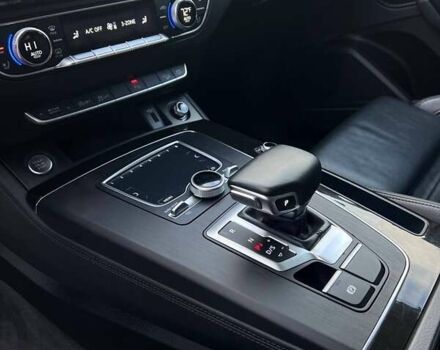 Красный Ауди Ку 5, объемом двигателя 2 л и пробегом 199 тыс. км за 23900 $, фото 19 на Automoto.ua