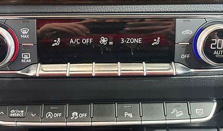 Ауді Ку 5, об'ємом двигуна 2 л та пробігом 46 тис. км за 25950 $, фото 23 на Automoto.ua