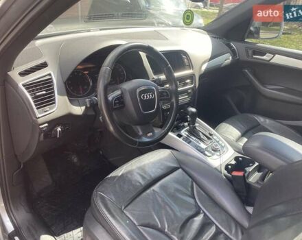 Серый Ауди Ку 5, объемом двигателя 3.2 л и пробегом 373 тыс. км за 12600 $, фото 7 на Automoto.ua