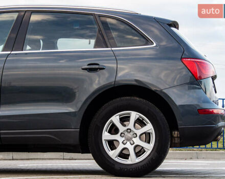 Серый Ауди Ку 5, объемом двигателя 1.98 л и пробегом 345 тыс. км за 14000 $, фото 3 на Automoto.ua