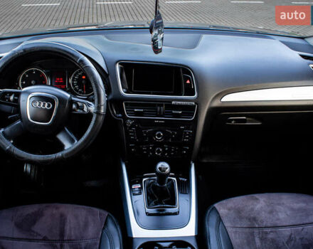 Серый Ауди Ку 5, объемом двигателя 1.98 л и пробегом 345 тыс. км за 14000 $, фото 60 на Automoto.ua