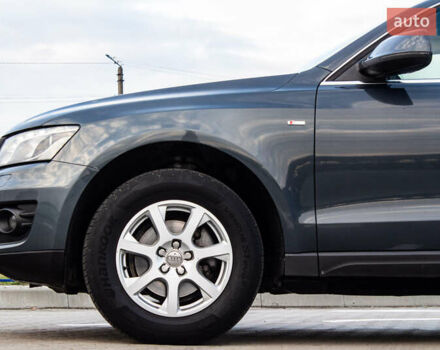 Серый Ауди Ку 5, объемом двигателя 1.98 л и пробегом 345 тыс. км за 14000 $, фото 2 на Automoto.ua