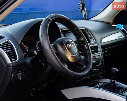 Серый Ауди Ку 5, объемом двигателя 1.98 л и пробегом 345 тыс. км за 14000 $, фото 45 на Automoto.ua