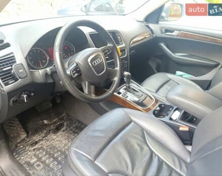Сірий Ауді Ку 5, об'ємом двигуна 1.98 л та пробігом 303 тис. км за 12000 $, фото 3 на Automoto.ua