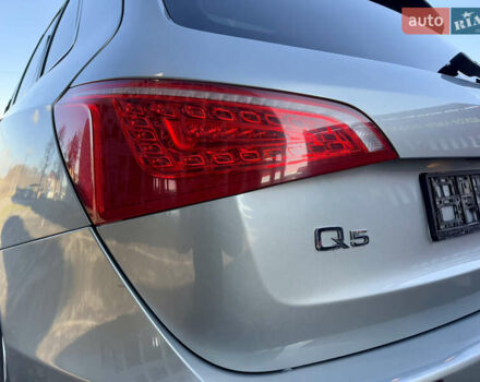 Серый Ауди Ку 5, объемом двигателя 2 л и пробегом 213 тыс. км за 9999 $, фото 21 на Automoto.ua