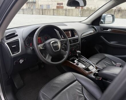 Сірий Ауді Ку 5, об'ємом двигуна 2 л та пробігом 211 тис. км за 9650 $, фото 12 на Automoto.ua