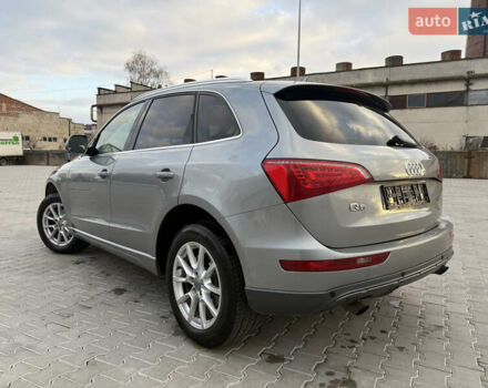 Сірий Ауді Ку 5, об'ємом двигуна 2 л та пробігом 211 тис. км за 9650 $, фото 3 на Automoto.ua