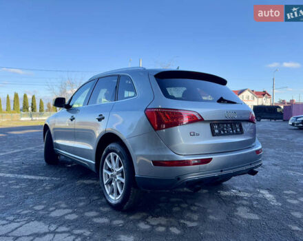 Серый Ауди Ку 5, объемом двигателя 2 л и пробегом 213 тыс. км за 9999 $, фото 3 на Automoto.ua