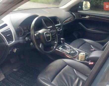 Серый Ауди Ку 5, объемом двигателя 1.98 л и пробегом 179 тыс. км за 12500 $, фото 8 на Automoto.ua