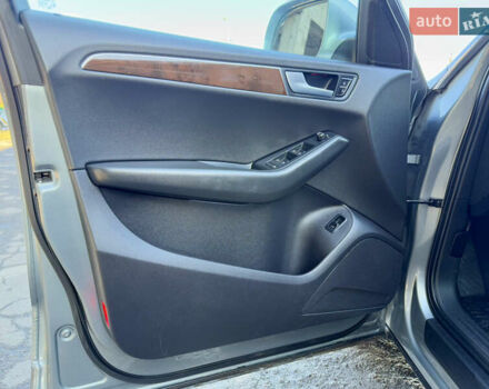 Серый Ауди Ку 5, объемом двигателя 2 л и пробегом 213 тыс. км за 9999 $, фото 29 на Automoto.ua