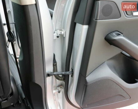 Серый Ауди Ку 5, объемом двигателя 1.98 л и пробегом 334 тыс. км за 8700 $, фото 15 на Automoto.ua