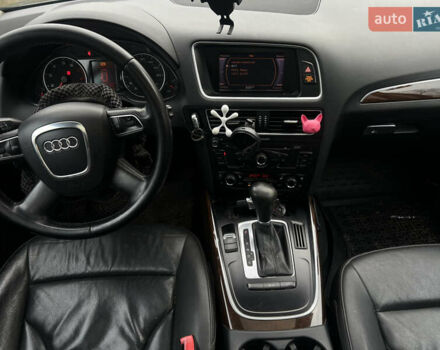 Сірий Ауді Ку 5, об'ємом двигуна 1.98 л та пробігом 264 тис. км за 12000 $, фото 4 на Automoto.ua