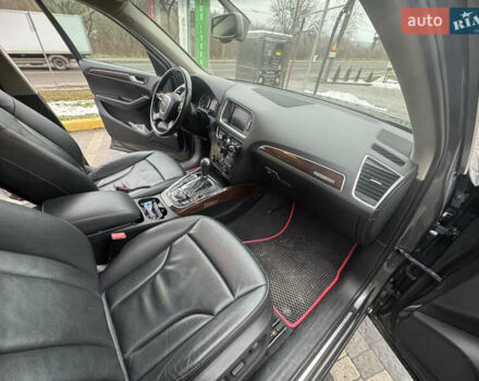 Сірий Ауді Ку 5, об'ємом двигуна 2 л та пробігом 263 тис. км за 11850 $, фото 25 на Automoto.ua