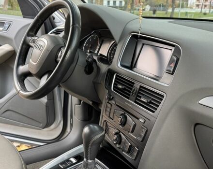 Сірий Ауді Ку 5, об'ємом двигуна 2 л та пробігом 270 тис. км за 15500 $, фото 22 на Automoto.ua