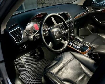 Сірий Ауді Ку 5, об'ємом двигуна 2 л та пробігом 305 тис. км за 9000 $, фото 12 на Automoto.ua