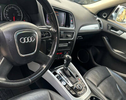 Серый Ауди Ку 5, объемом двигателя 1.98 л и пробегом 211 тыс. км за 12500 $, фото 7 на Automoto.ua