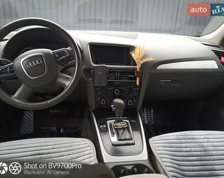 Серый Ауди Ку 5, объемом двигателя 1.98 л и пробегом 252 тыс. км за 12000 $, фото 9 на Automoto.ua