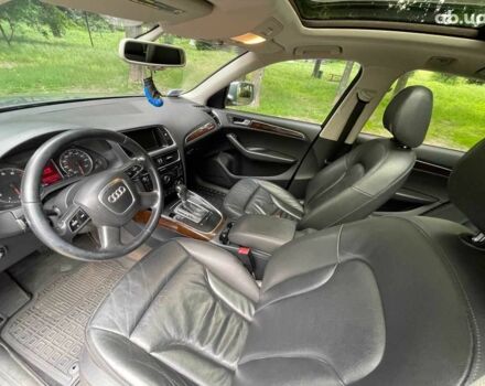 Серый Ауди Ку 5, объемом двигателя 2 л и пробегом 335 тыс. км за 10990 $, фото 26 на Automoto.ua