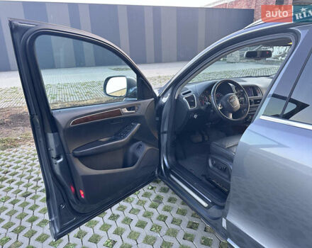 Серый Ауди Ку 5, объемом двигателя 1.98 л и пробегом 167 тыс. км за 15000 $, фото 13 на Automoto.ua