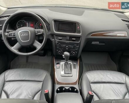 Ауди Ку 5 2011 в Полтаве на Automoto.ua Серый Ауди Ку 5, объемом двигателя 2 л и пробегом 249 тыс. км за 12500 $, фото 13 на Automoto.ua