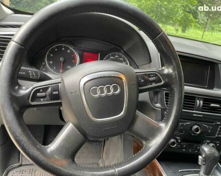 Серый Ауди Ку 5, объемом двигателя 2 л и пробегом 335 тыс. км за 10990 $, фото 24 на Automoto.ua