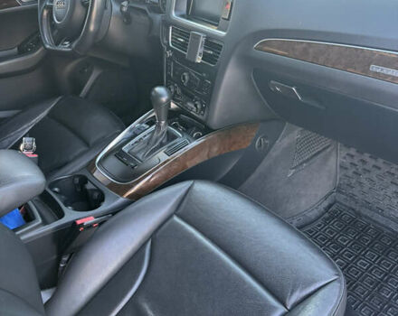 Серый Ауди Ку 5, объемом двигателя 1.98 л и пробегом 247 тыс. км за 11800 $, фото 27 на Automoto.ua