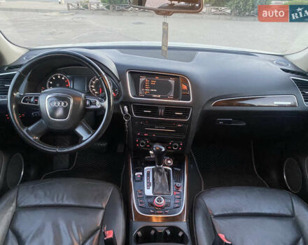 Сірий Ауді Ку 5, об'ємом двигуна 1.98 л та пробігом 260 тис. км за 11400 $, фото 7 на Automoto.ua