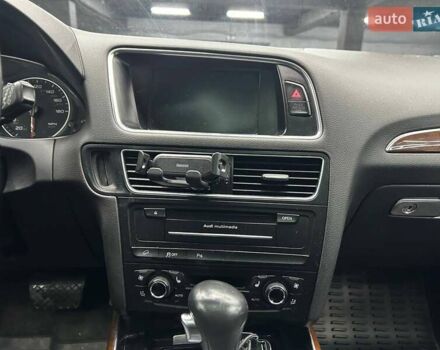 Серый Ауди Ку 5, объемом двигателя 1.98 л и пробегом 200 тыс. км за 12400 $, фото 11 на Automoto.ua