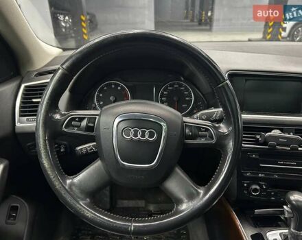 Серый Ауди Ку 5, объемом двигателя 1.98 л и пробегом 200 тыс. км за 12400 $, фото 13 на Automoto.ua
