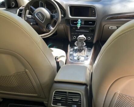 Сірий Ауді Ку 5, об'ємом двигуна 2 л та пробігом 180 тис. км за 14000 $, фото 14 на Automoto.ua