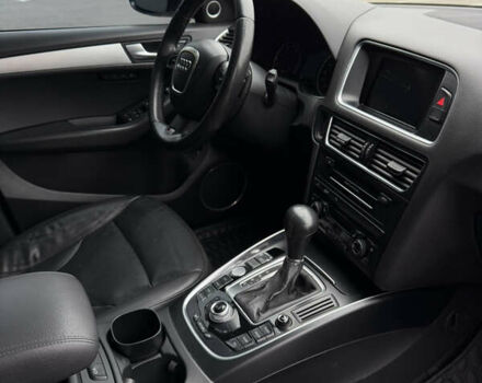 Серый Ауди Ку 5, объемом двигателя 3.2 л и пробегом 240 тыс. км за 11500 $, фото 43 на Automoto.ua