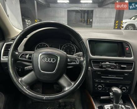 Серый Ауди Ку 5, объемом двигателя 1.98 л и пробегом 200 тыс. км за 12400 $, фото 14 на Automoto.ua