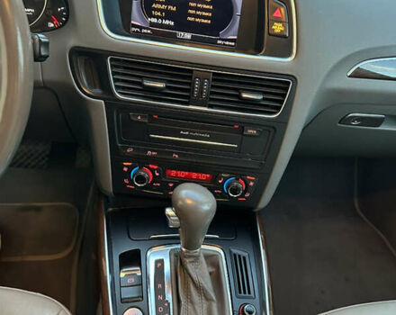 Сірий Ауді Ку 5, об'ємом двигуна 2 л та пробігом 205 тис. км за 14500 $, фото 16 на Automoto.ua