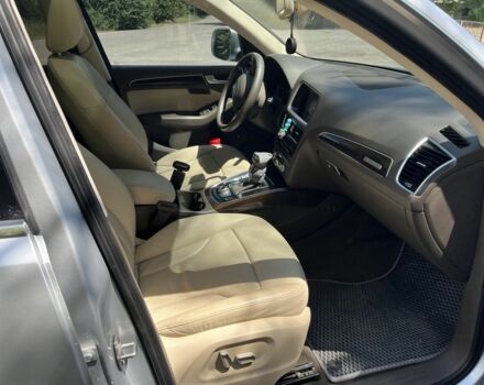 Сірий Ауді Ку 5, об'ємом двигуна 2 л та пробігом 180 тис. км за 14800 $, фото 12 на Automoto.ua
