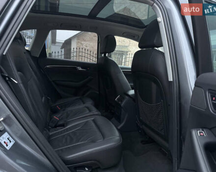 Сірий Ауді Ку 5, об'ємом двигуна 2 л та пробігом 175 тис. км за 15000 $, фото 47 на Automoto.ua