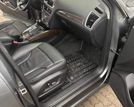 Серый Ауди Ку 5, объемом двигателя 2 л и пробегом 156 тыс. км за 13650 $, фото 18 на Automoto.ua