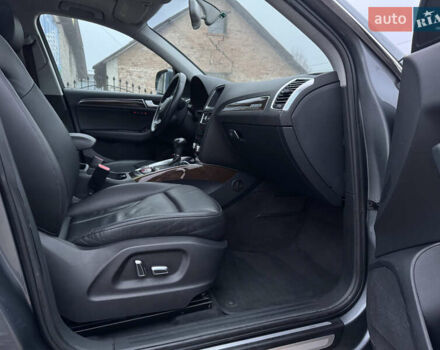 Сірий Ауді Ку 5, об'ємом двигуна 2 л та пробігом 175 тис. км за 15000 $, фото 50 на Automoto.ua