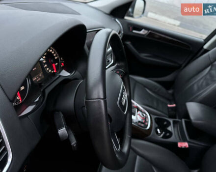 Сірий Ауді Ку 5, об'ємом двигуна 2 л та пробігом 175 тис. км за 15000 $, фото 36 на Automoto.ua