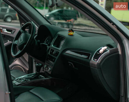 Серый Ауди Ку 5, объемом двигателя 1.98 л и пробегом 143 тыс. км за 16000 $, фото 20 на Automoto.ua